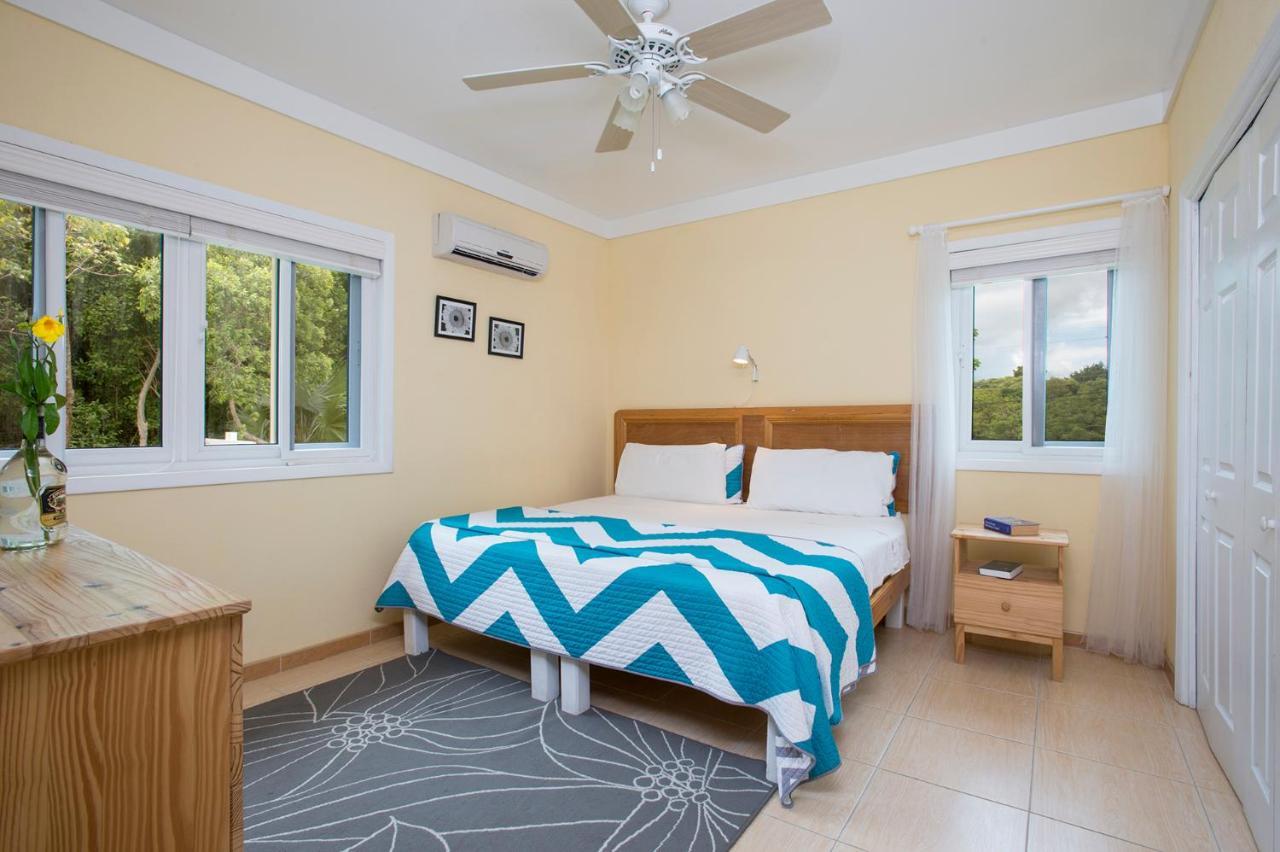 Sir Charles Guest House Palmetto Point Esterno foto