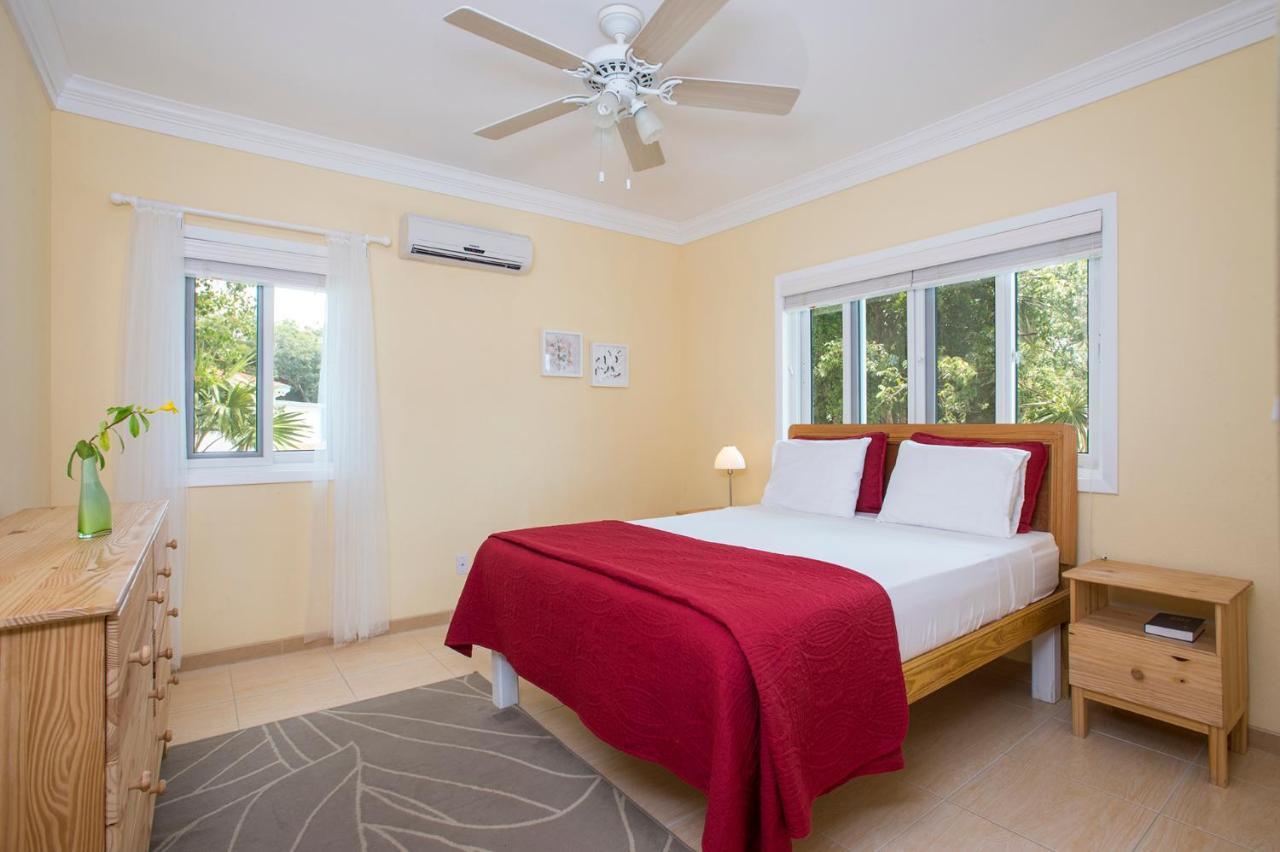 Sir Charles Guest House Palmetto Point Esterno foto