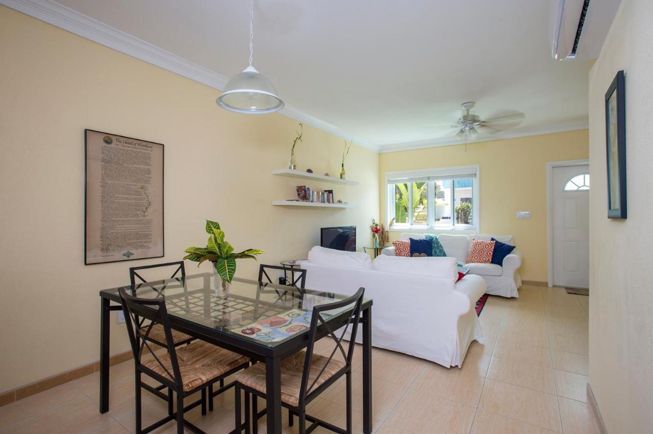 Sir Charles Guest House Palmetto Point Esterno foto