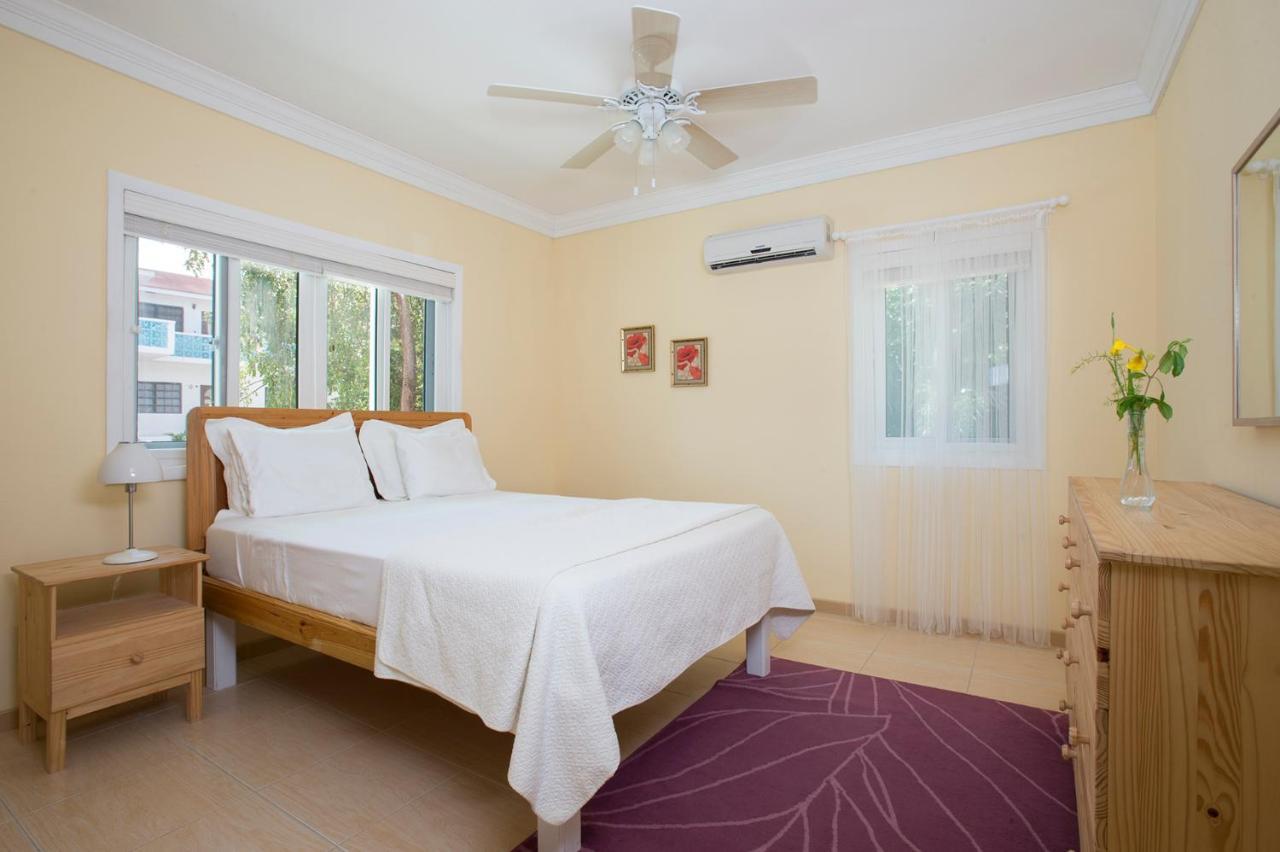 Sir Charles Guest House Palmetto Point Esterno foto